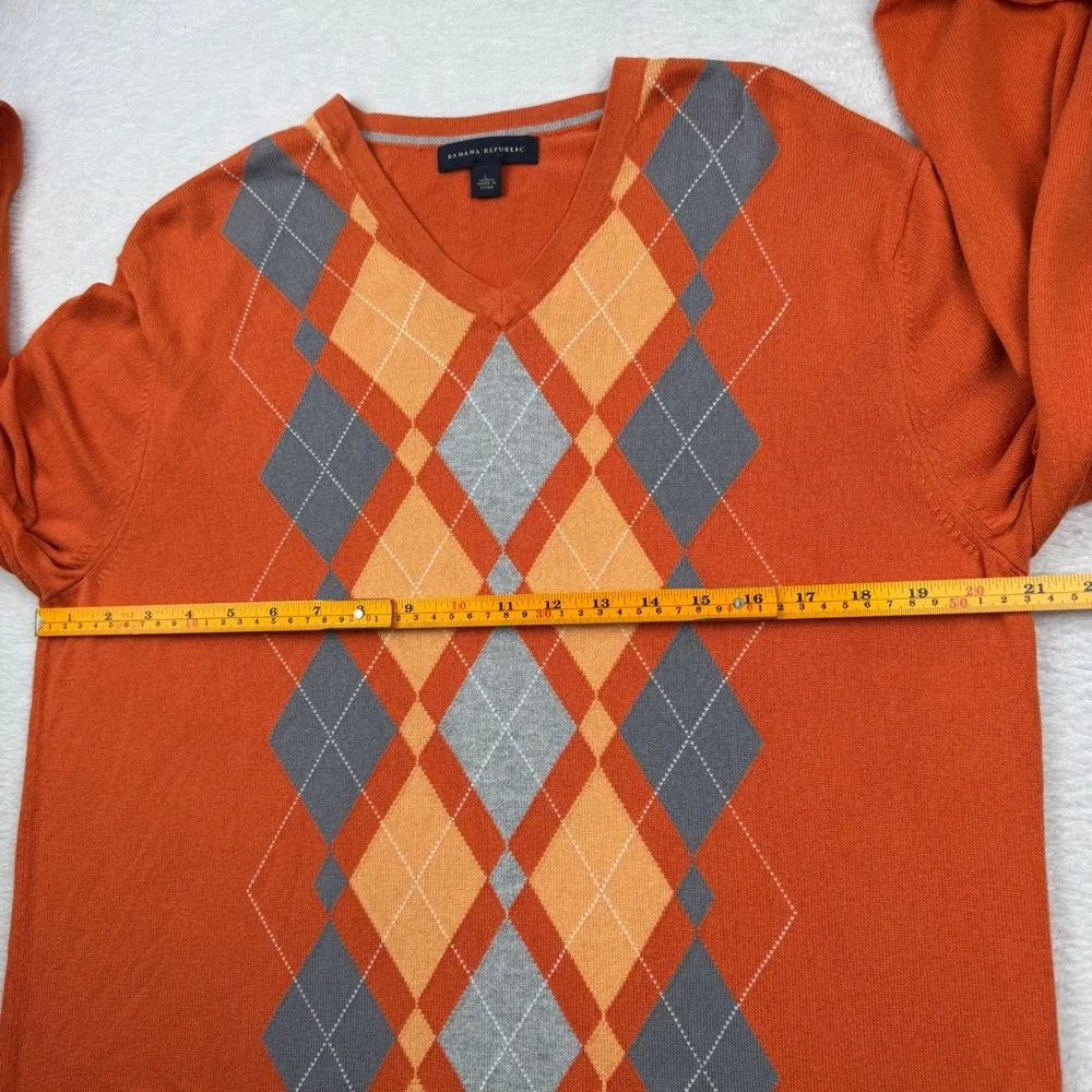 Banana Republic Cashmere Silk Sweater Mens Large Orange Argyle V-Neck 626345